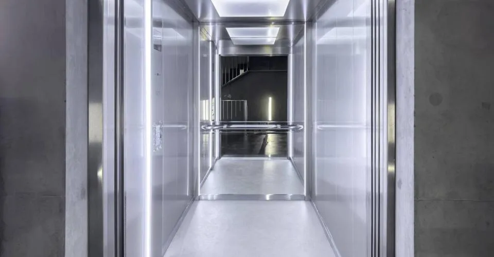 Surface de bureaux-Atelier de 900m2 neuve à Meyrin - FTI