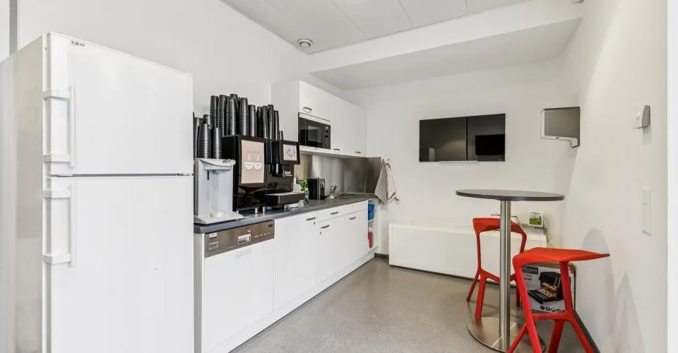 BUREAUX PLUG & WORK 269 m² | Quartier Pont Rouge