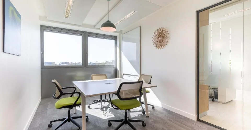 Bureau privé pour 5 à Regus Nations