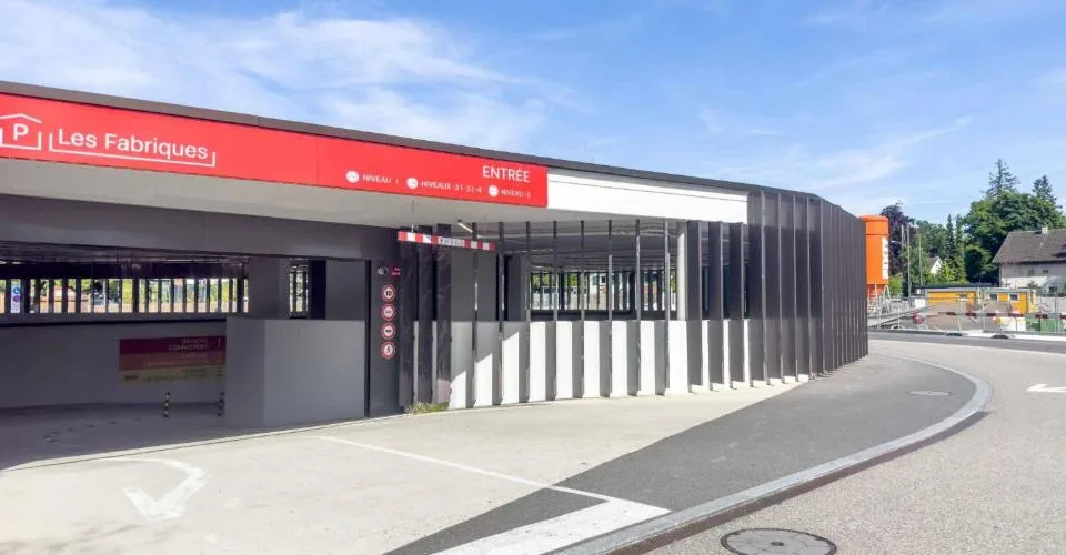 À louer – Bureaux bruts à aménager au Quartier de l'Étang