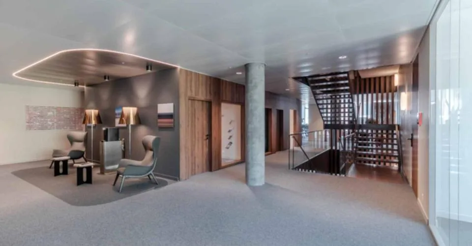 À louer – Bureaux bruts à aménager au Quartier de l'Étang