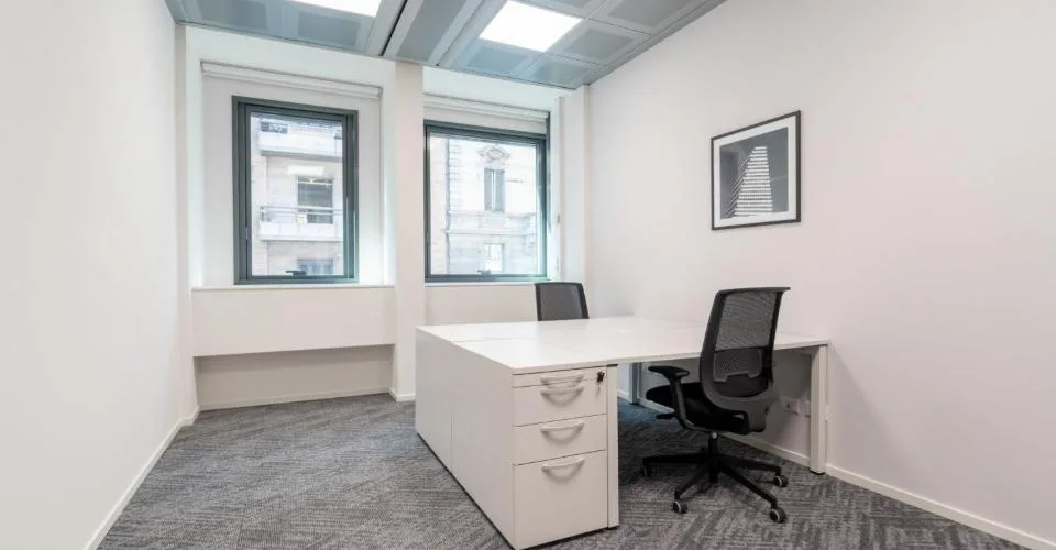 Bureau privé pour 5 à Regus Pont Rouge