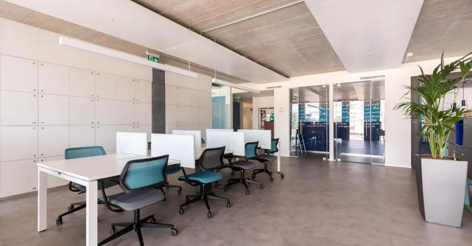Bureau privé pour 5 à Regus Pont Rouge