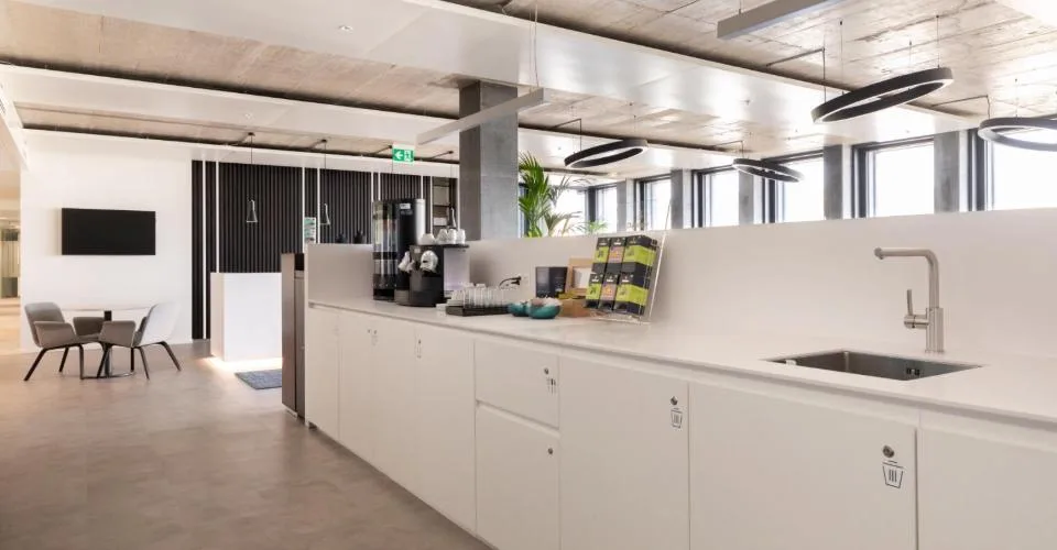 Bureau privé pour 3 à Regus Pont Rouge