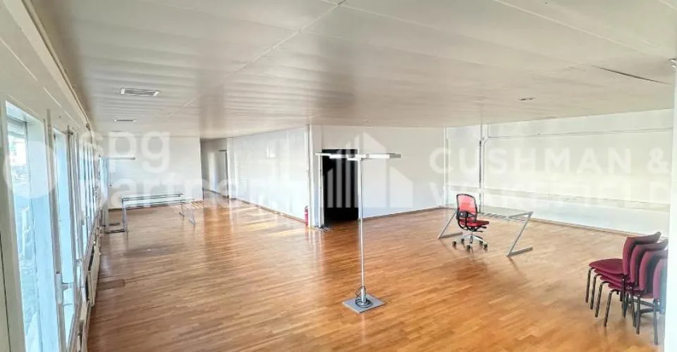 Surface de 312 m² en RDC pour activité artisanale, showroom ou activité B2B