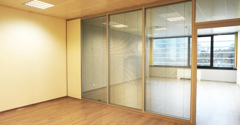 Meyrin - Aéroport - CHF 350.--m2-an - Surface de Bureaux d'environ 164m2