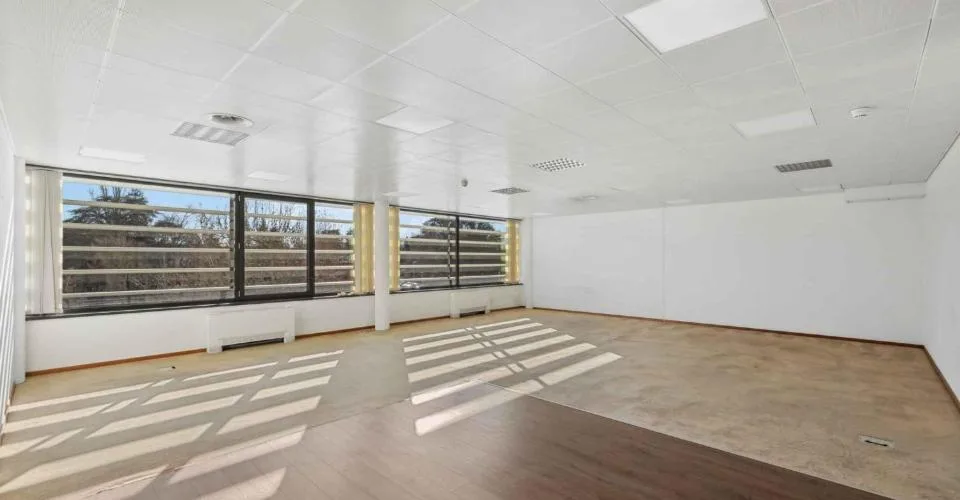 Meyrin - Aéroport - CHF 350.--m2-an - Surface de Bureaux d'environ 164m2