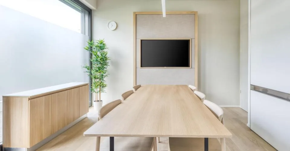 Bureau privé pour 10 à Regus Airport