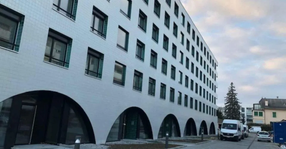 Petit-Lancy - CHF 344.--m2-an - surface commerciale d'environ 92 m² au Rez