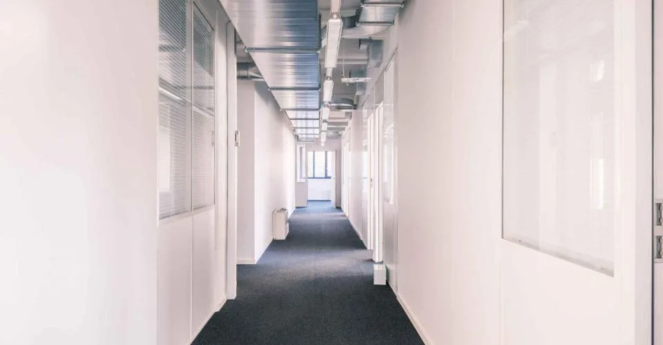 VERSOIX - 6'177m2 - CHF 250.--m2-an - Surfaces Administratives & Technologiques