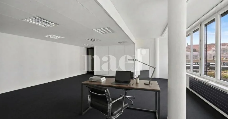 Bureaux lumineux et fonctionnels au cœur de Delémont – Proche de la Gare