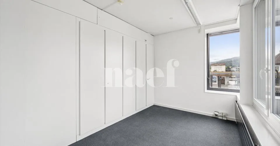 Bureaux lumineux et fonctionnels au cœur de Delémont – Proche de la Gare
