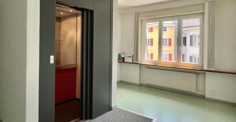 À louer à Delémont bureau de 6 pièces au 2ème étage