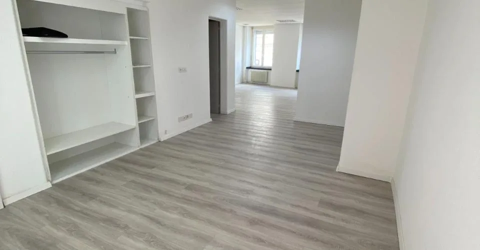 Très beaux bureaux / locaux commerciaux de 90 m2 à Delémont