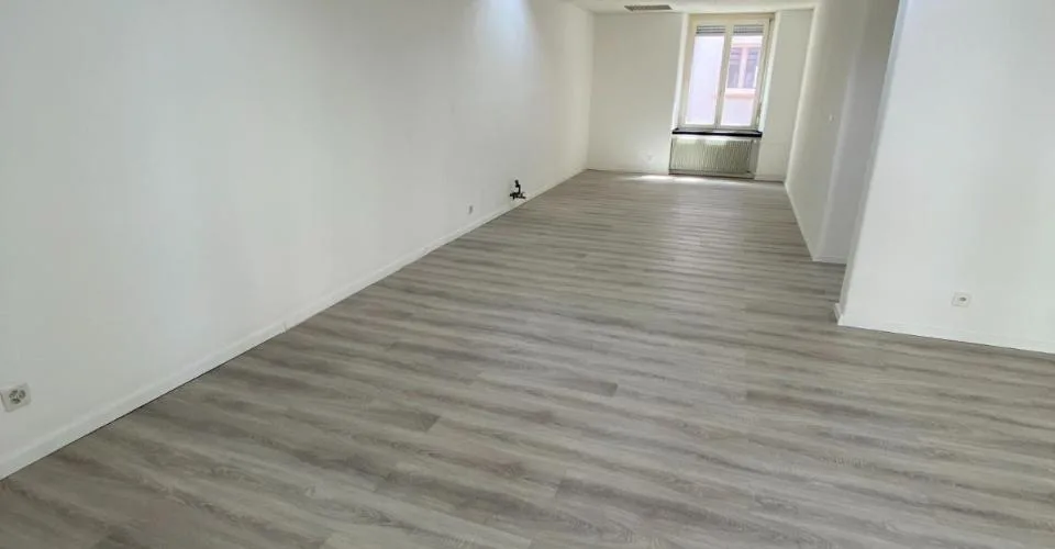 Très beaux bureaux / locaux commerciaux de 90 m2 à Delémont