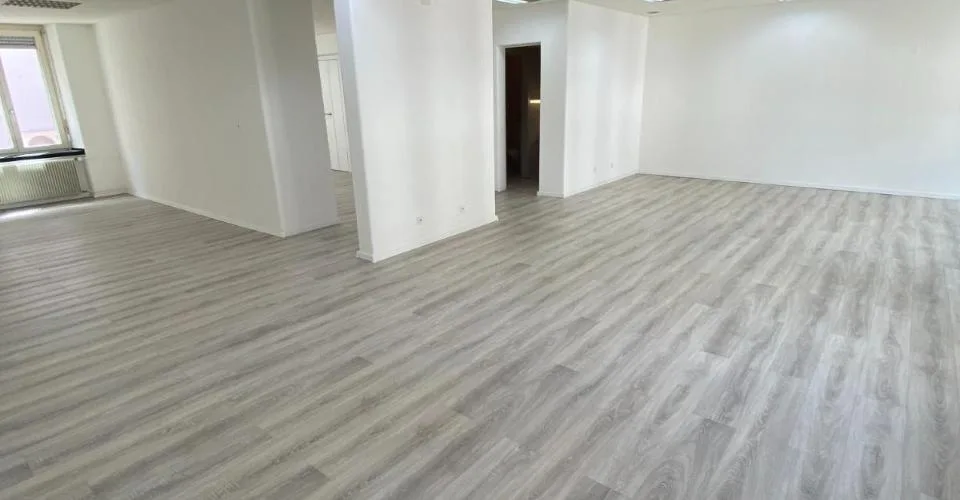 Très beaux bureaux / locaux commerciaux de 90 m2 à Delémont