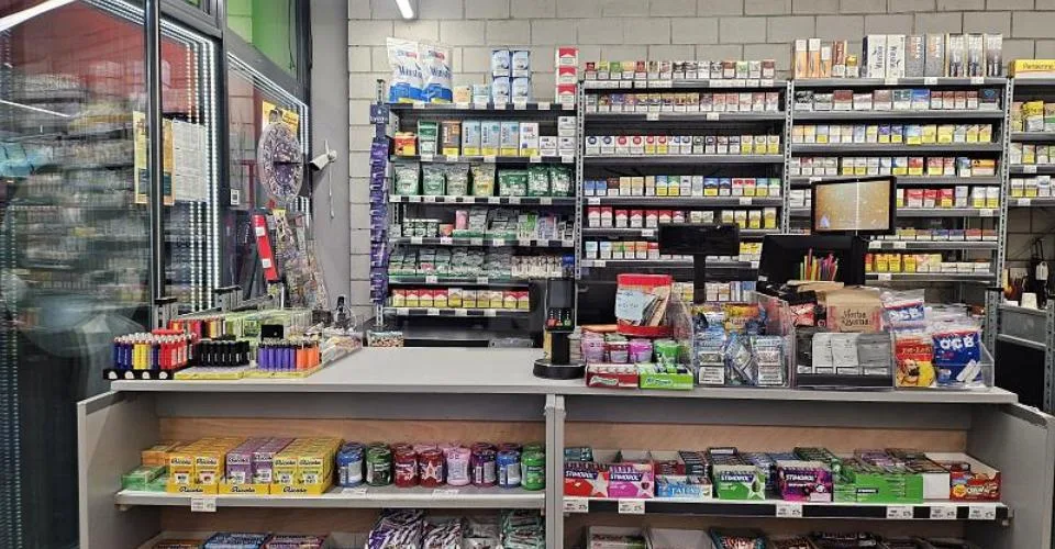 ATTRAKTIVE & UMSATZSTARKE LAGE AM BAHNHOF
