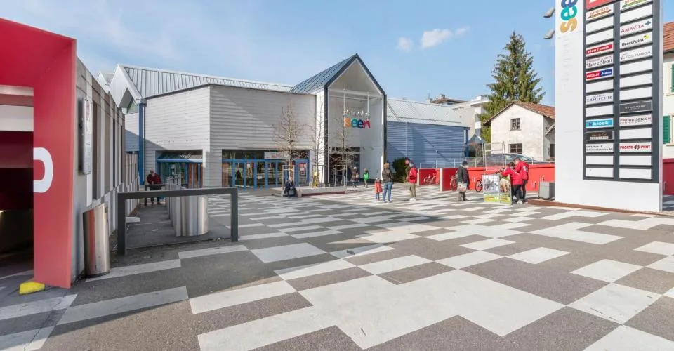 Des espaces commerciaux attrayants dans le centre commercial Shopping Seens, Winterthur