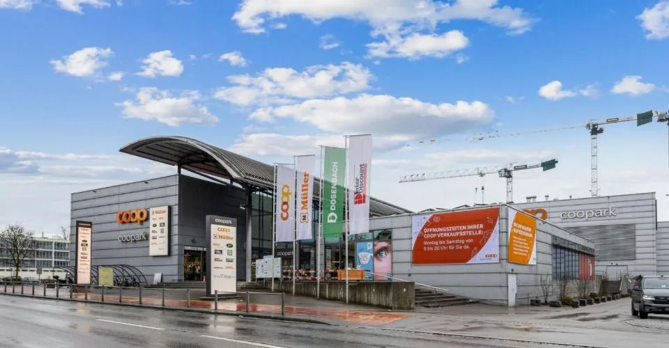 Emplacement idéal : Espace locatif de premier choix à Coopark disponible à la location !