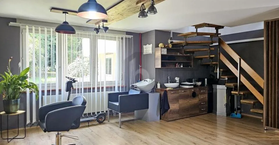 EXKLUSIVES LOKAL AN IDEALER LAGE