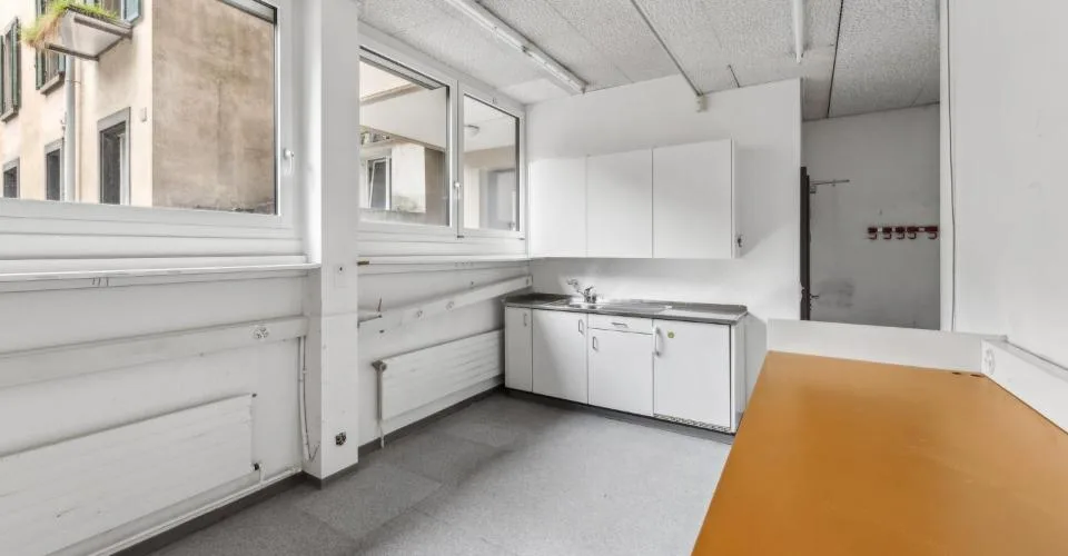 Vous recherchez immédiatement un espace commercial au rez-de-chaussée dans la Neustadt Lucerne ? Allons-y!