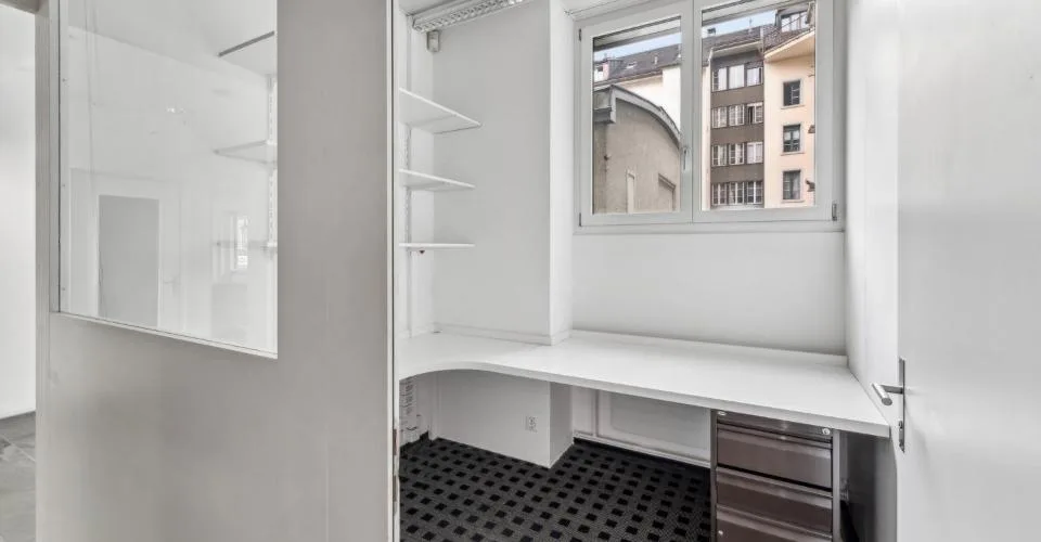 Vous recherchez immédiatement un espace commercial au rez-de-chaussée dans la Neustadt Lucerne ? Allons-y!