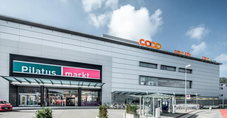Espaces commerciaux modulables (45–450 m²) au Pilatusmarkt Kriens