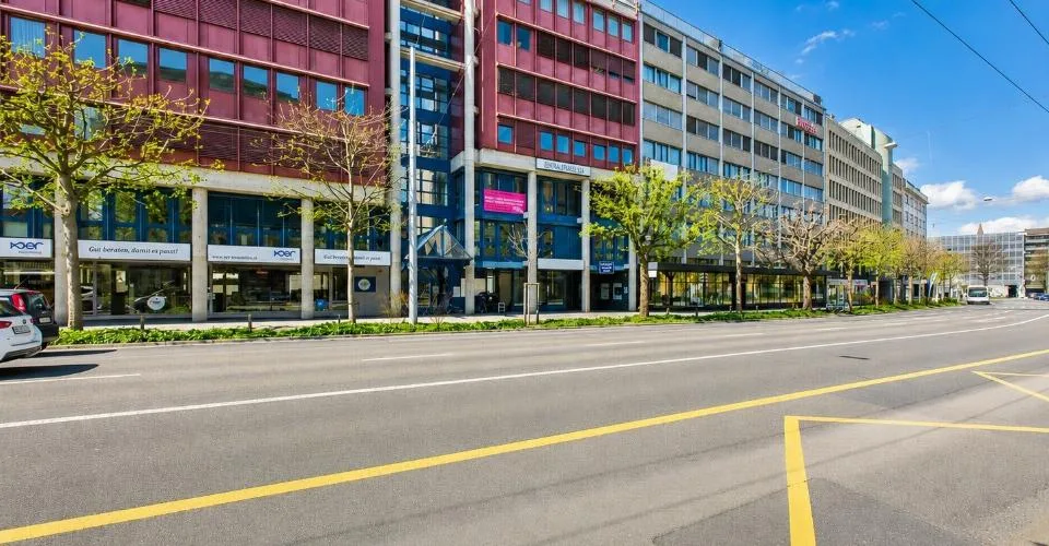 Sichtbare Gewerbefläche mit vielseitigem Nutzungspotenzial an zentraler Lage