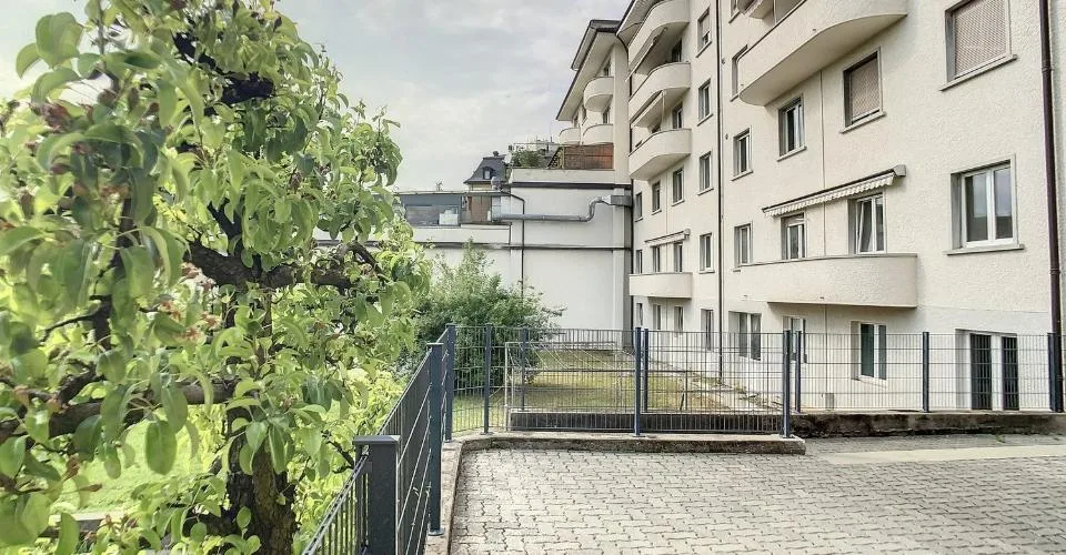 Magnifique local commercial d'environ 110 m² au rez-de-chaussée