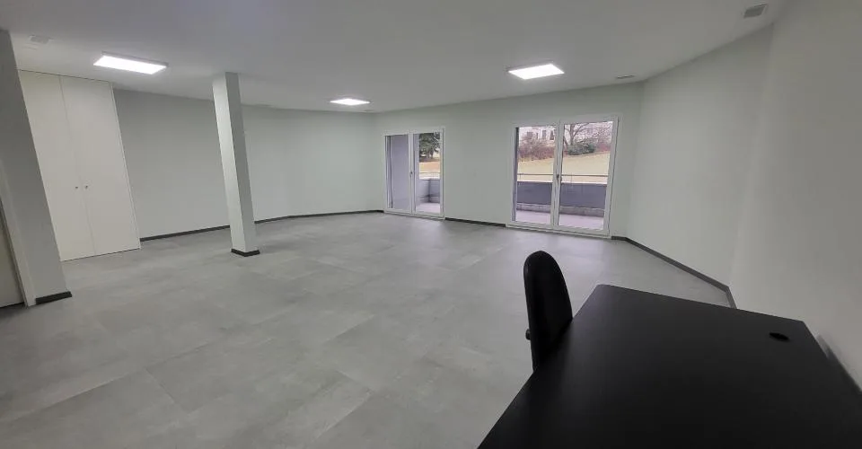 Surface professionnelle à louer à 15 minutes de Fribourg