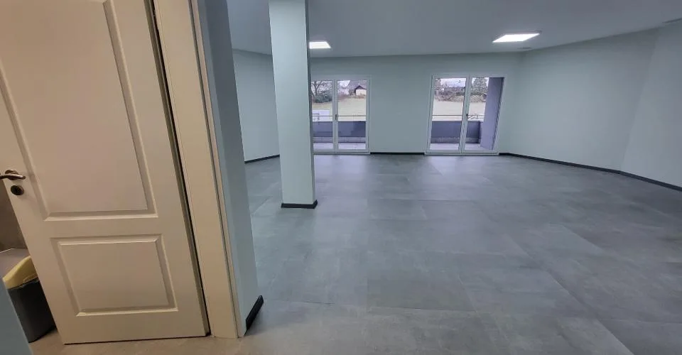 Surface professionnelle à louer à 15 minutes de Fribourg