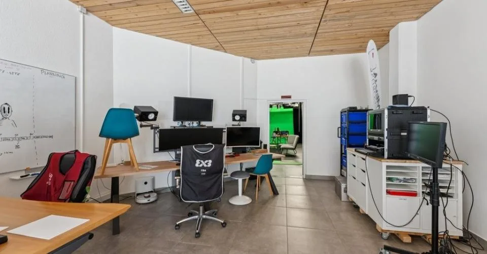 Magnifique arcade à louer - Emplacement stratégique à Fribourg