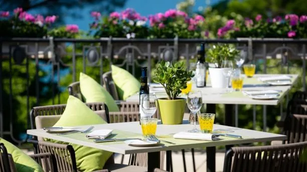 Région Trois Lacs (FR) Exceptionnel Restaurant avec terrasse à vendre