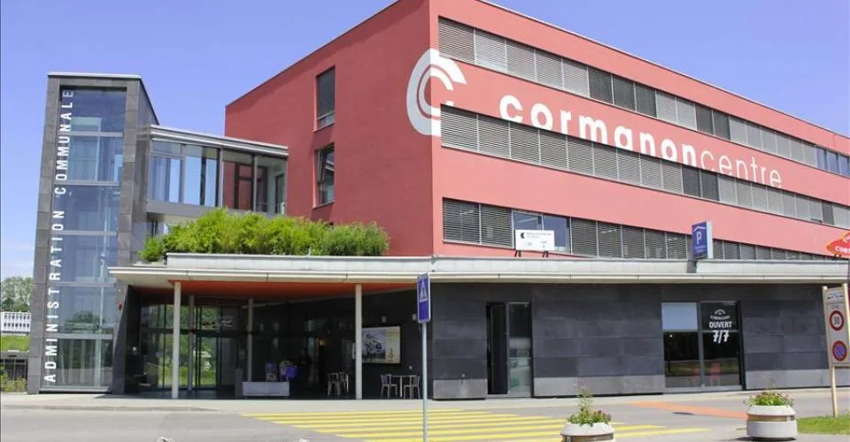 Surface commerciale de 55 m² – Passage stratégique au Centre Cormanon
