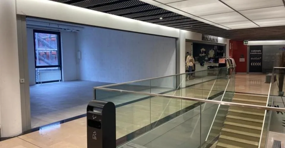 Cormanon Centre, Surface lumineuse de 58 m2 au rez-de-chaussée