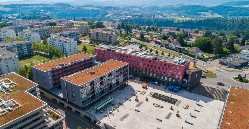 Cormanon Centre, Surface lumineuse de 58 m2 au rez-de-chaussée