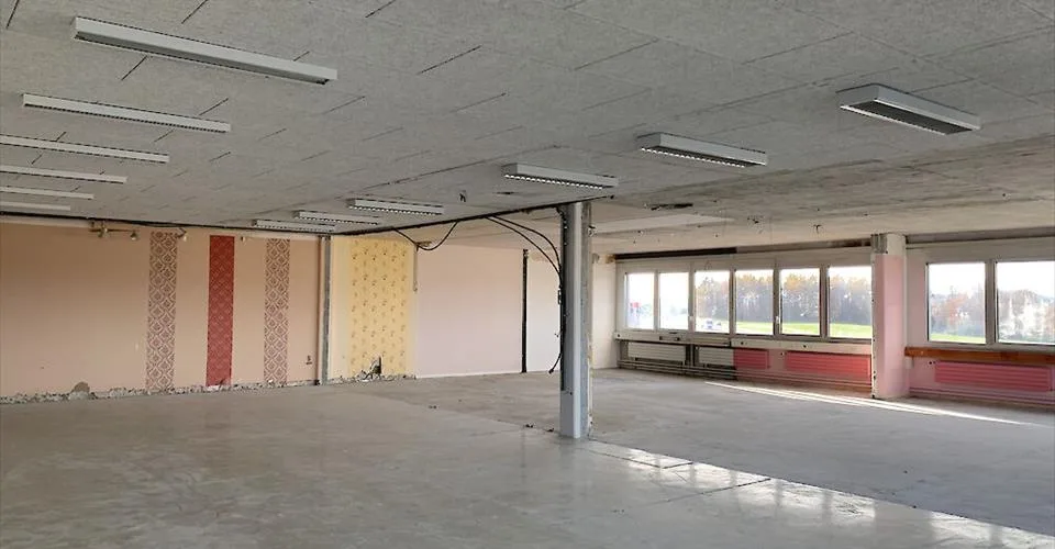 Restaurant spacieux et lumineux situé sur la Warpelstrasse à Düdingen