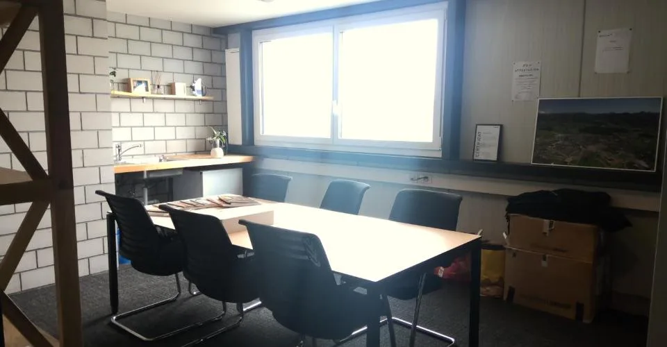 Surface commerciale + administrative d'environ 530m² sise sur 3 niveaux