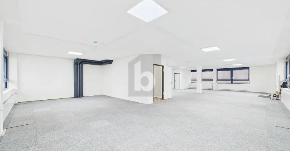 HELLER SHOWROOM AN TOP LAGE