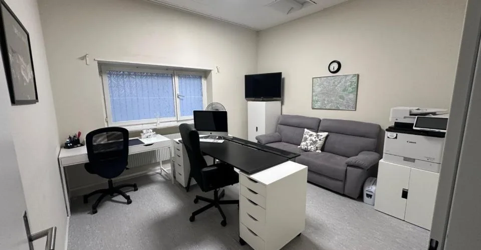Espaces spacieux pour bureaux, studios et/ou commerces à Wasgenring