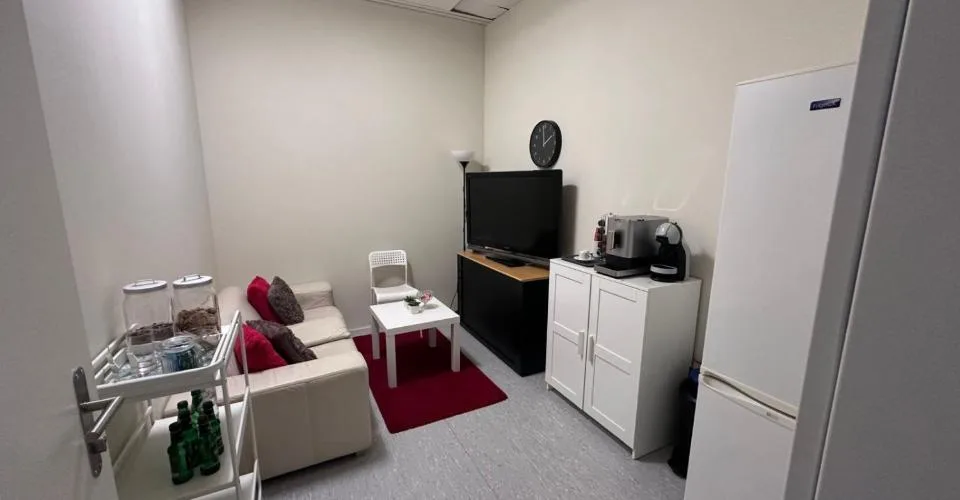 Espaces spacieux pour bureaux, studios et/ou commerces à Wasgenring