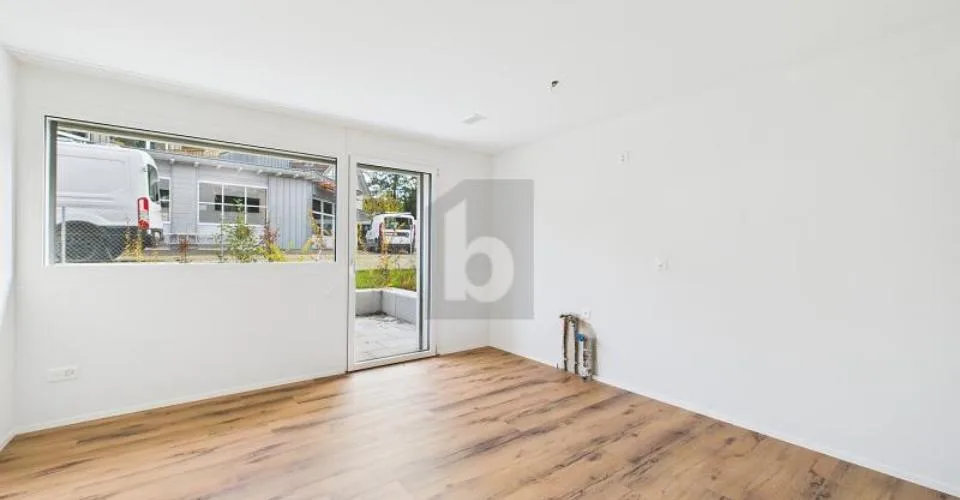 NEUBAU, HELL UND MODERN IM DORFKERN!
