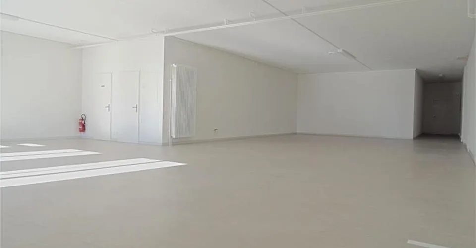 Espace de bureaux et commercial de 160 m2 à louer