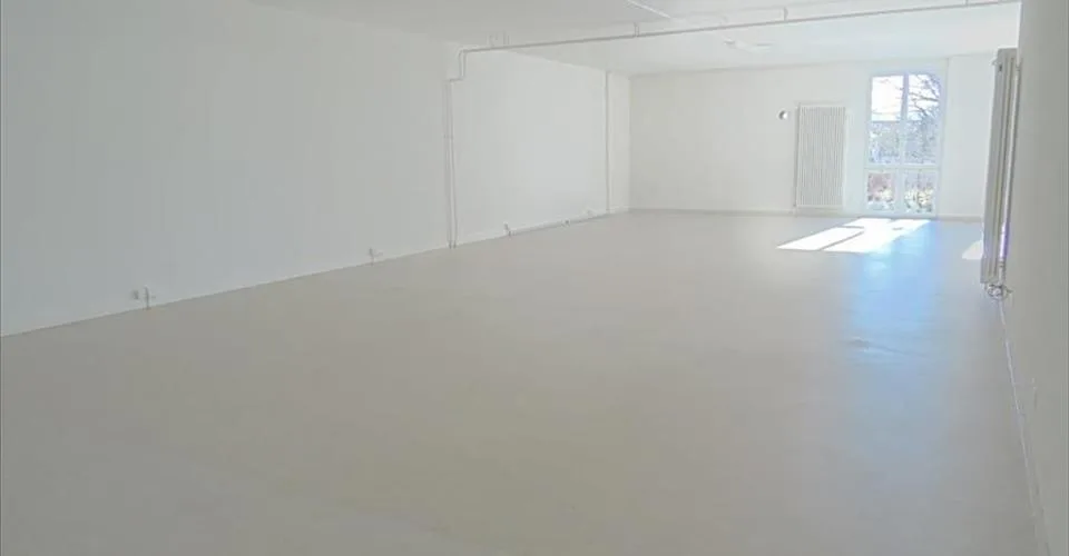 Espace de bureaux et commercial de 160 m2 à louer