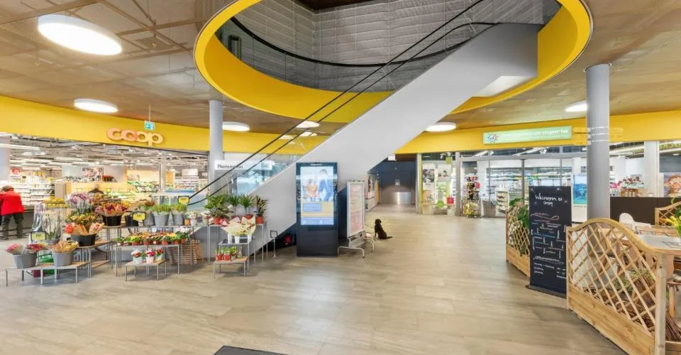 Surfaces de vente et d'exposition flexibles dans l'attractif parc d'Aschera
