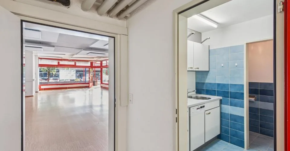 Surface commerciale avec vitrine, idéalement située à Bremgarten
