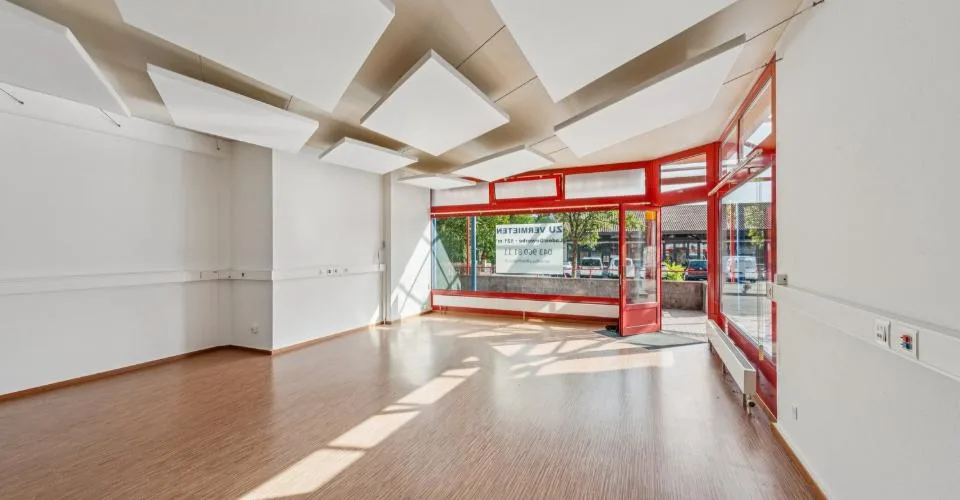 Surface commerciale avec vitrine, idéalement située à Bremgarten