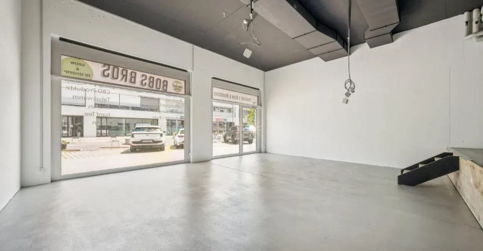 Joli local commercial très bien situé à Perron Ouest, Muri AG
