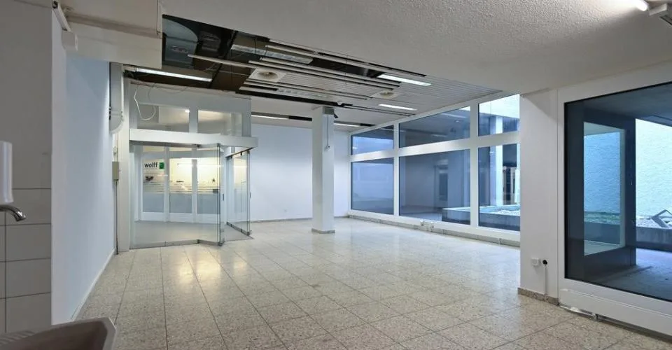 Nouveau locataire - espace commercial adapté au secteur de la santé