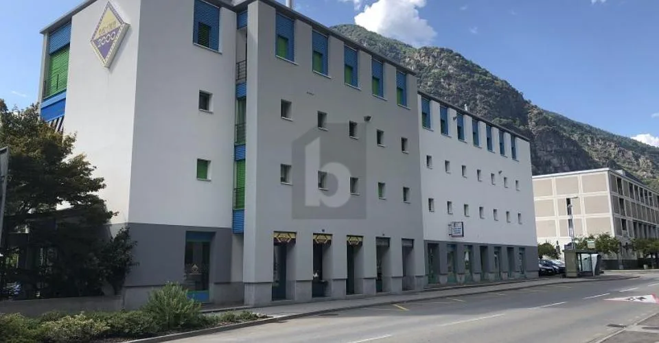 NEGOZIO IN POSIZIONE CENTRALE